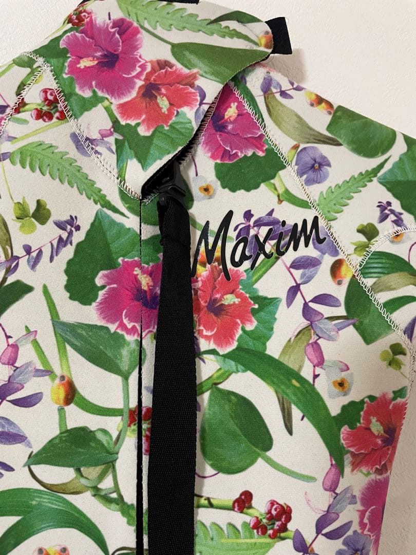 Maxim フルスーツ 花柄　キッズ　110
