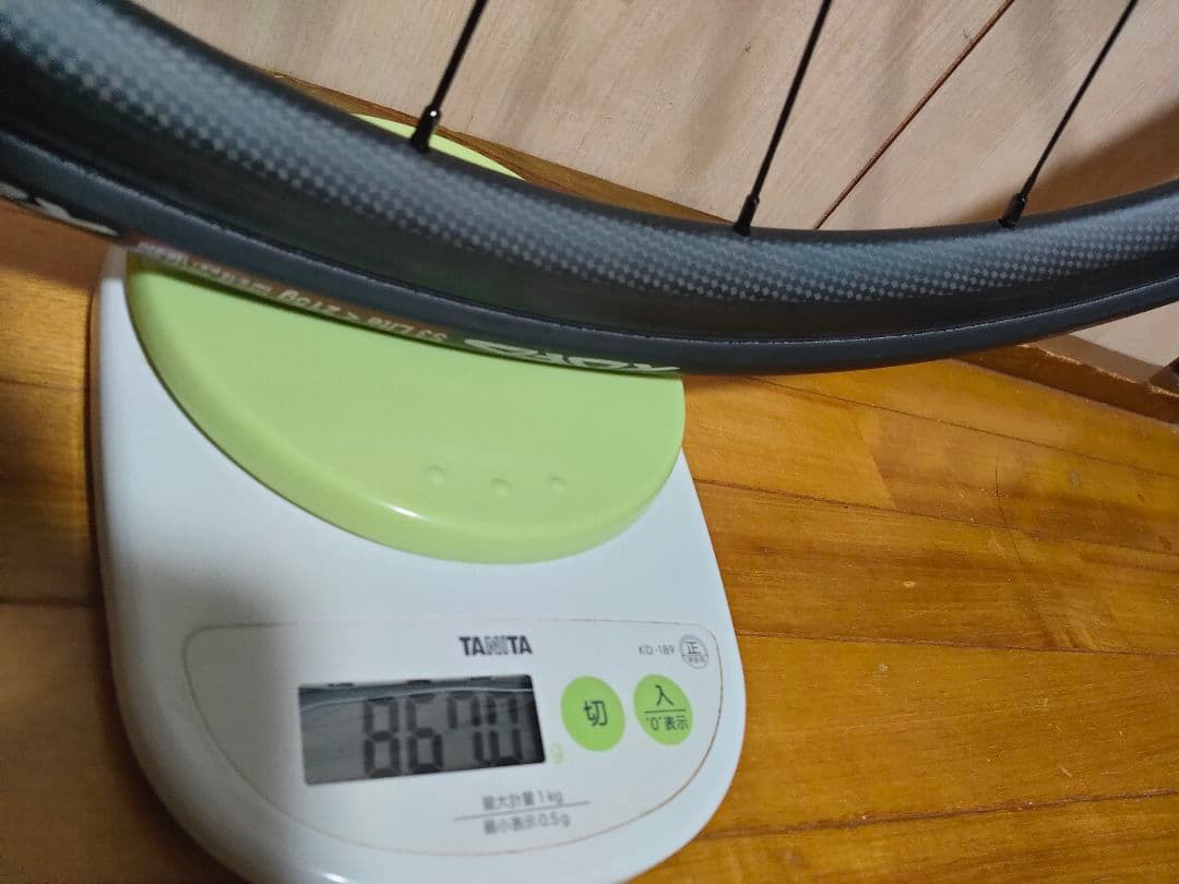 軽量中華製カーボンホイール1150g チューブラー