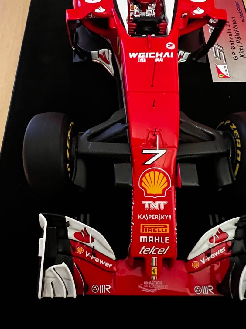 美品 1/18 ルックスマート ライコネン フェラーリ SF16-H 2016