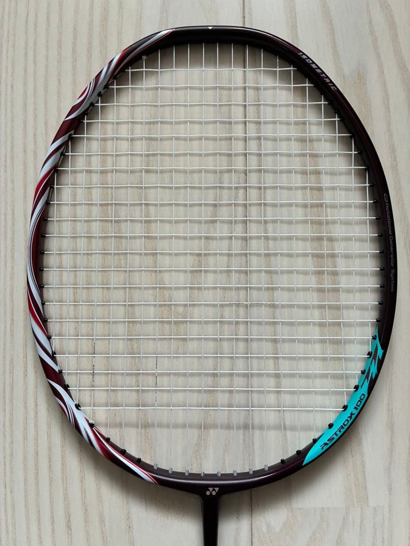 超美品　YONEX アストロクス100ZZ 3UG5 クレナイ エクスボルト65
