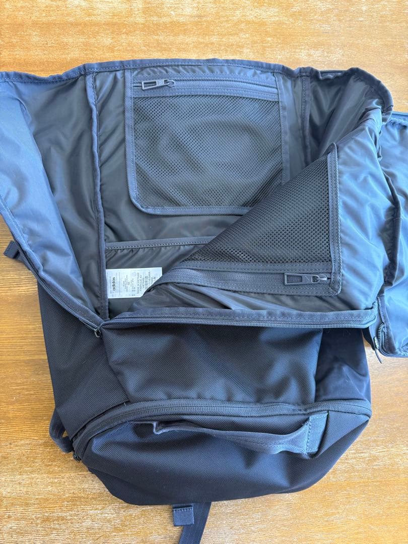 adidas OPSバックパック(IK4791) 35L/ブラック