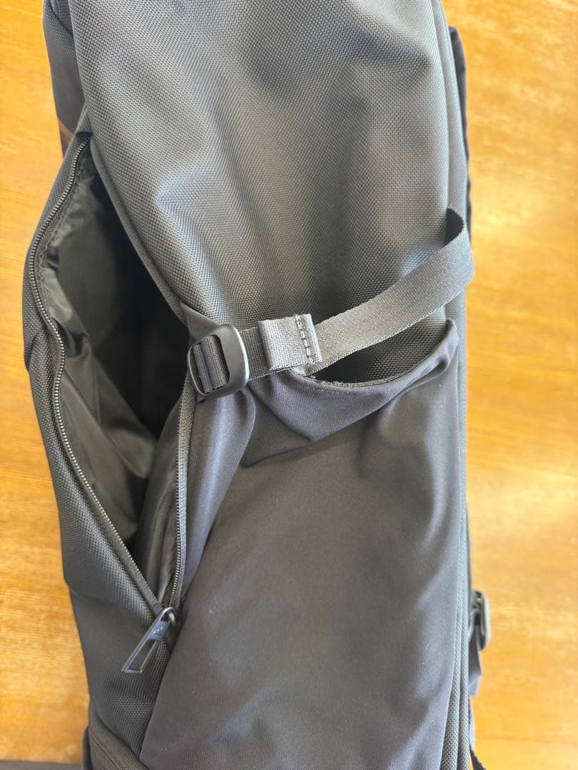 adidas OPSバックパック(IK4791) 35L/ブラック