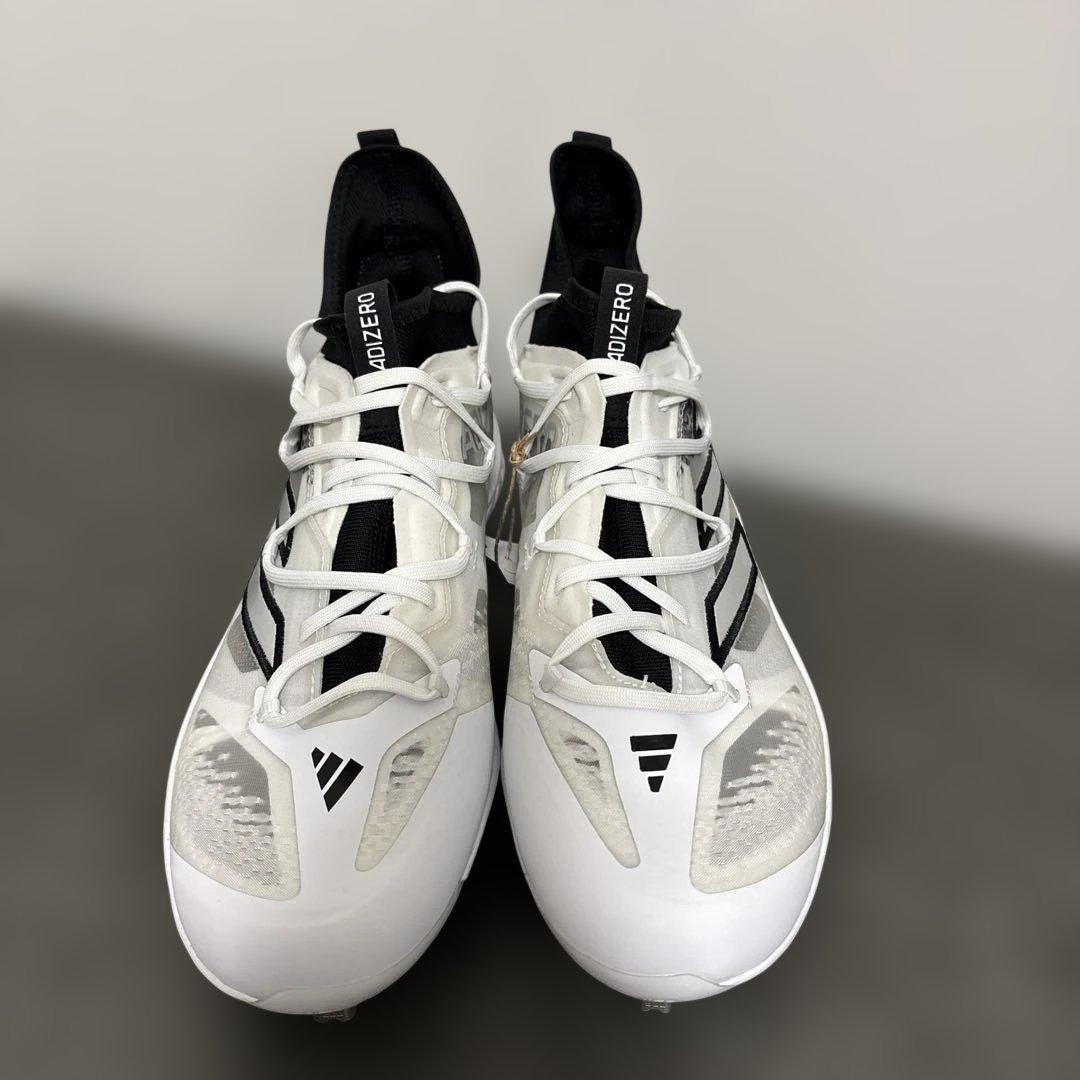 【日本未発売】adidas adizero スパイク ホワイト/ブラック