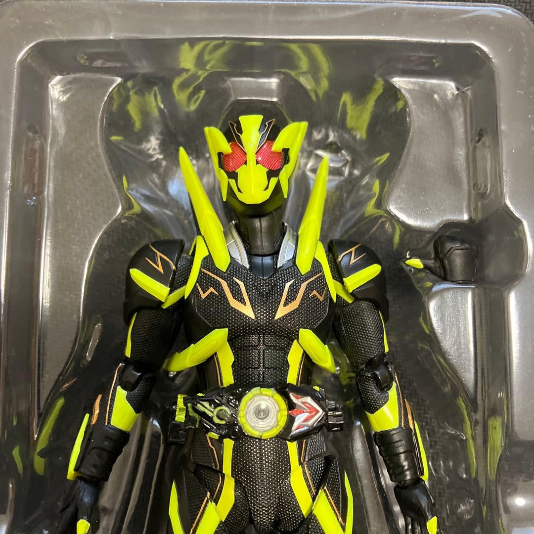 S.H.Figuarts 仮面ライダーゼロワン　シャイニングホッパー