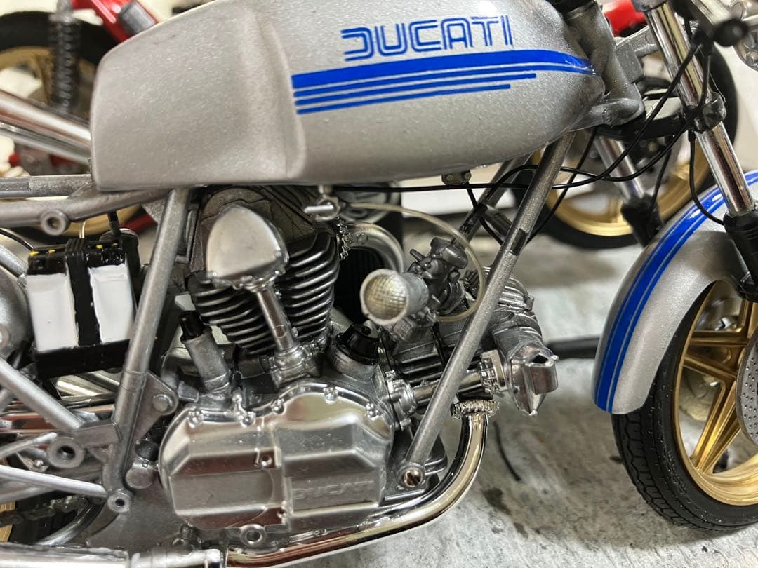 プラモデル完成品DUCATI 900SS &マイクヘイルウッドレプリカ2台セット