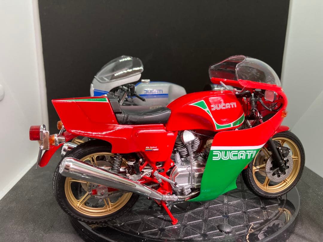 プラモデル完成品DUCATI 900SS &マイクヘイルウッドレプリカ2台セット