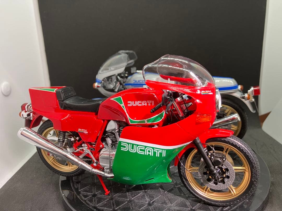 プラモデル完成品DUCATI 900SS &マイクヘイルウッドレプリカ2台セット