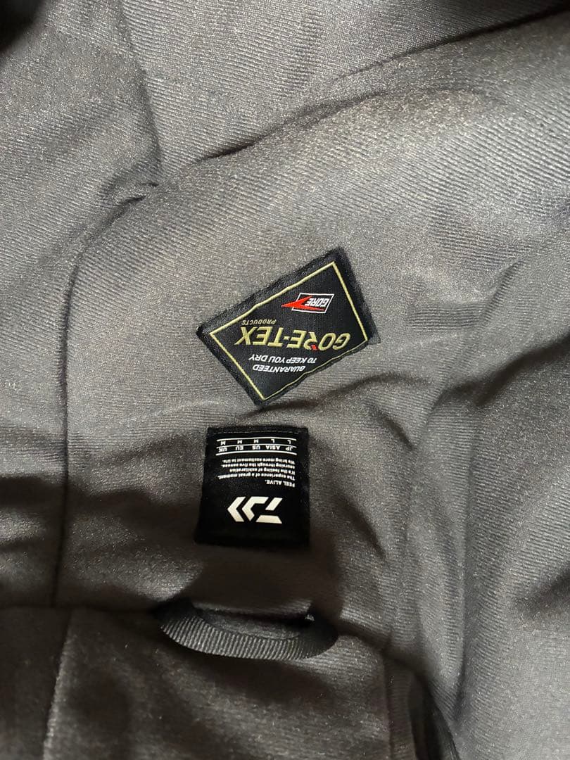 ダイワ　サイズL GORE-TEX　プロダクトウインタースーツ　DW-1921