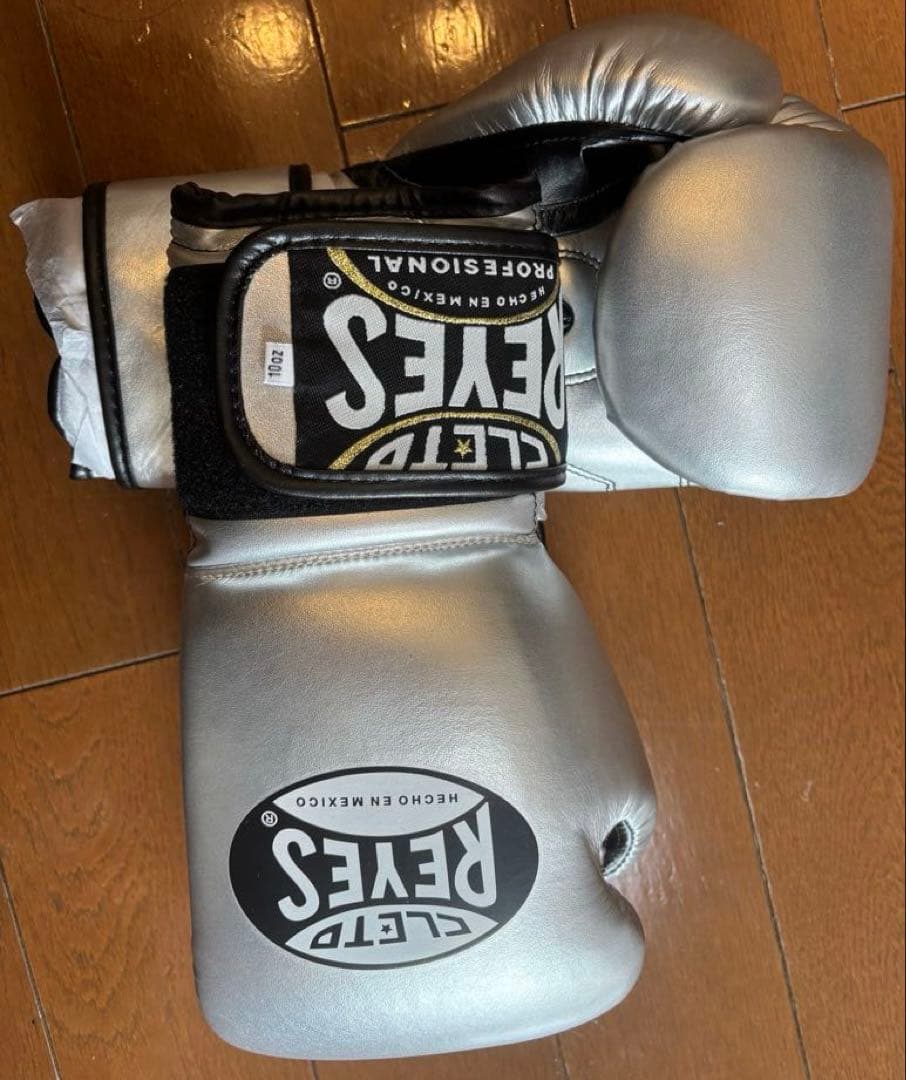 ボクサーさま専用　ボクシンググローブ シルバー10OZ