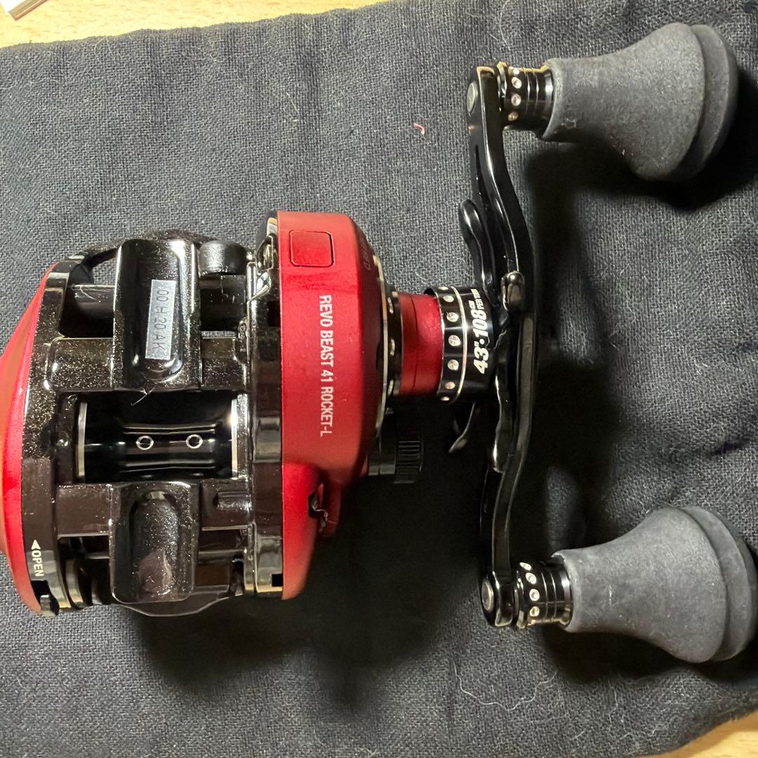 REVO BEAST ROCKET ベイトリール