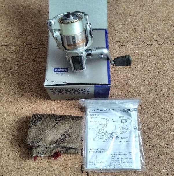 SHIMANO Scorpion ANTARES左、DaiwaEMBLEM-X