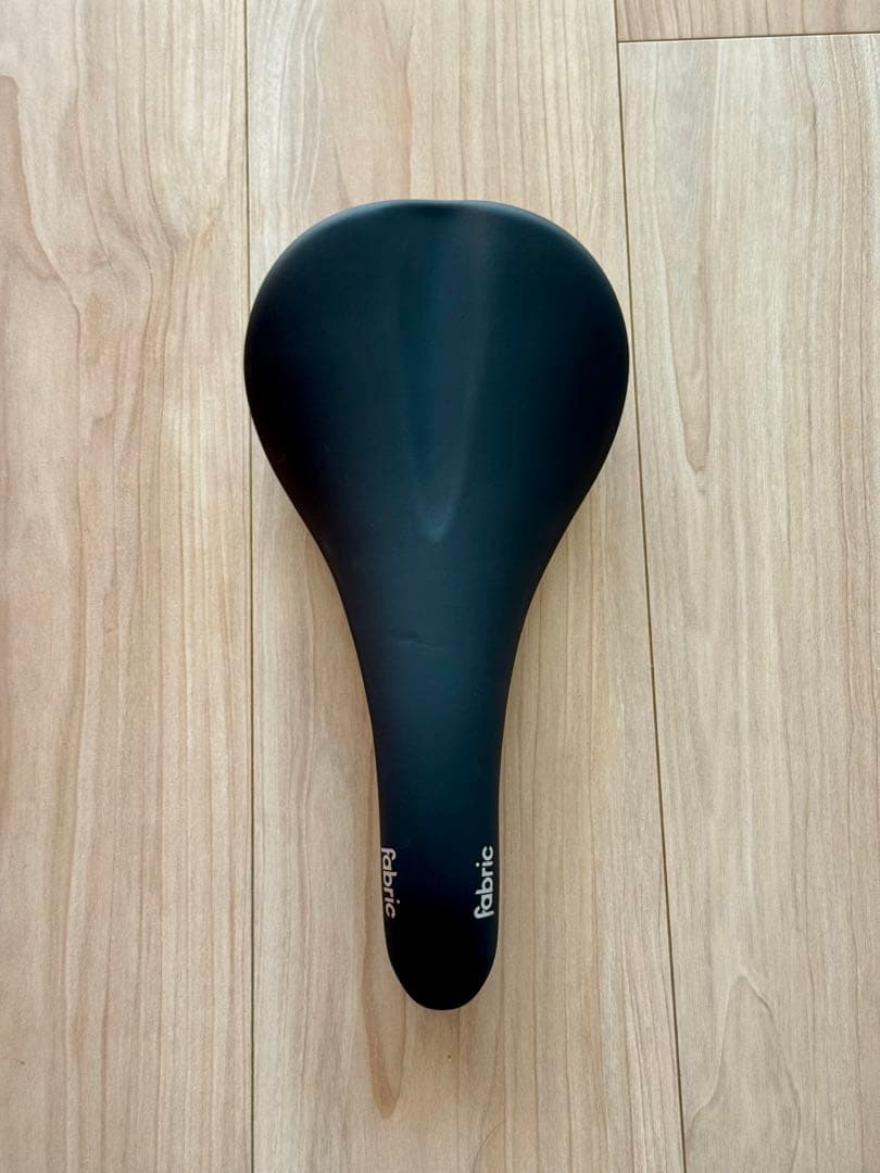 Fabric Scoop Ultimate Radius カーボンサドル