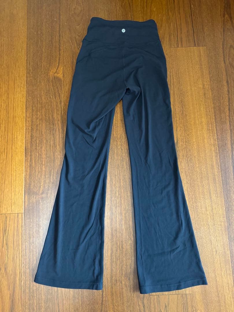 ルルレモン　ヨガパンツ　フレア　アジアフィット