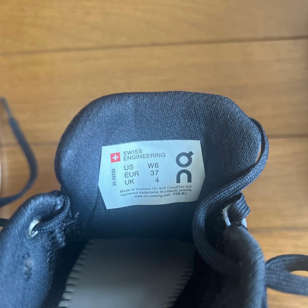ON ランニングシューズ ブルー23.0㎝