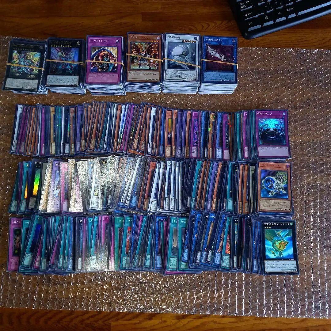 遊戯王カード　スーパーレア以上 2000枚以上、ノーマル2200枚以上
