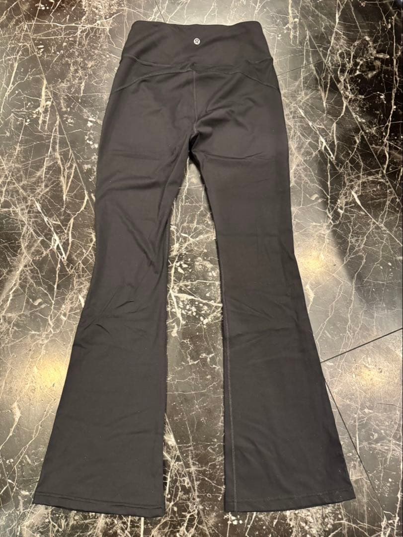 Lululemon Grooveヨガフレアパンツ