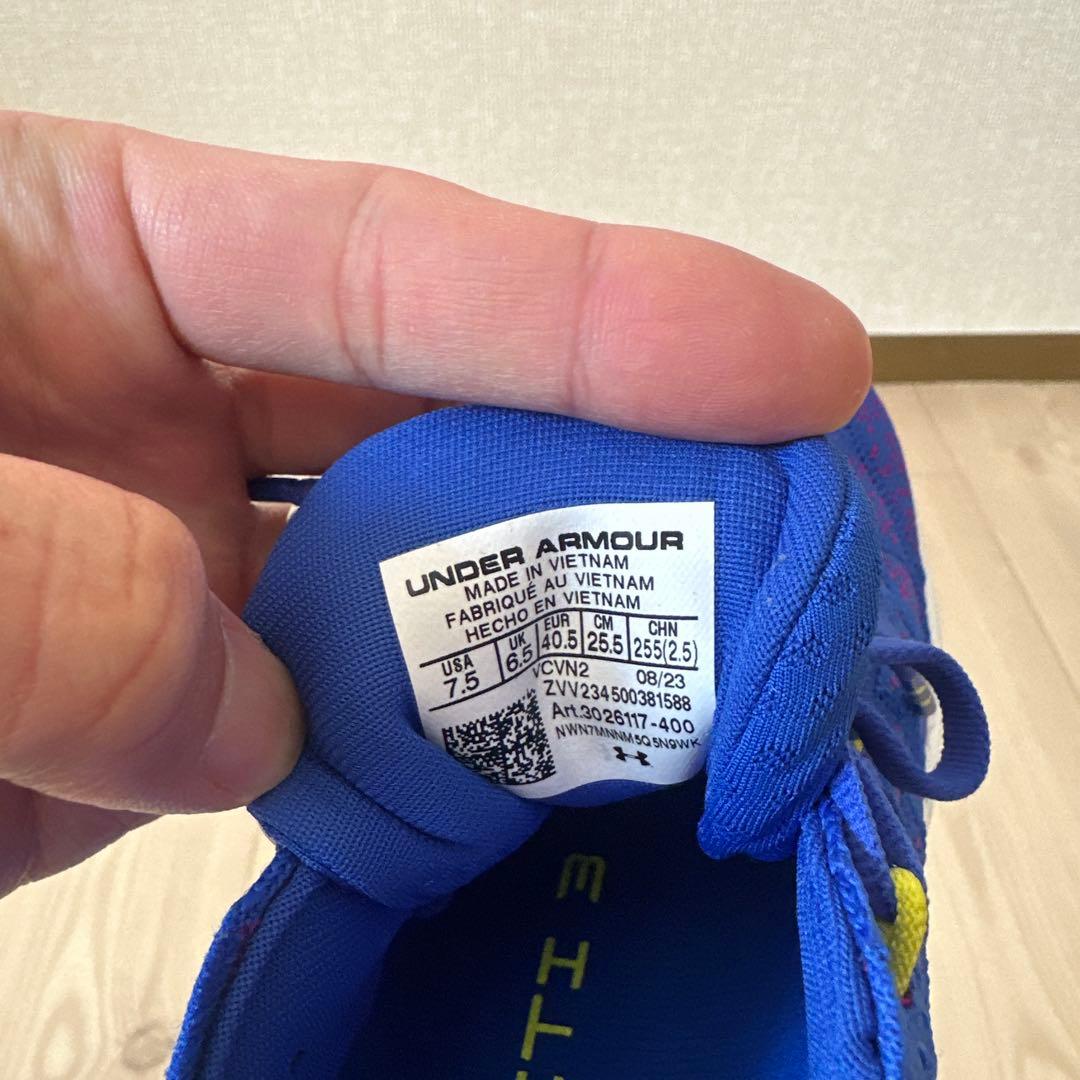 【アンダーアーマー】メンズランニングシューズ　UAベロシティ3 25.５センチ