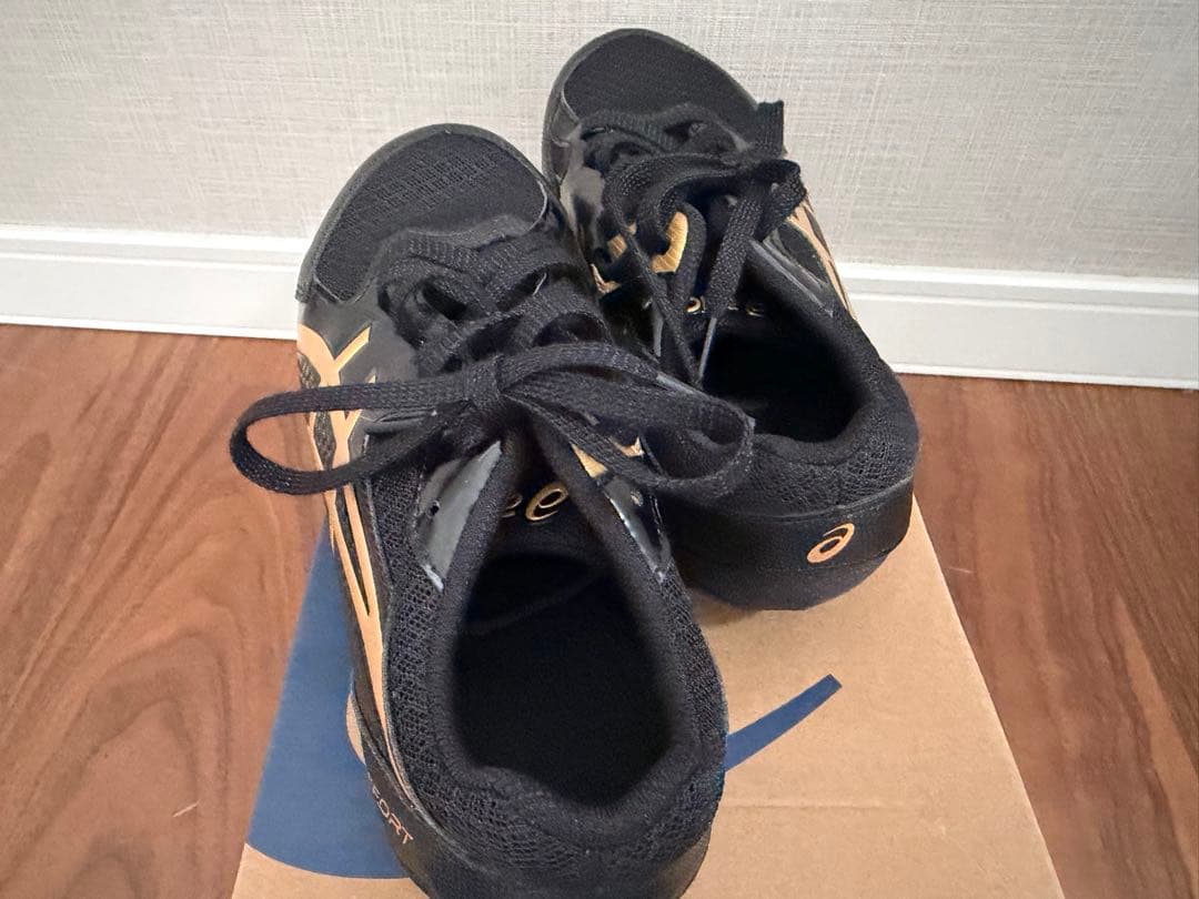 ASICS EFORT スパイクシューズ ブラック/ゴールド
