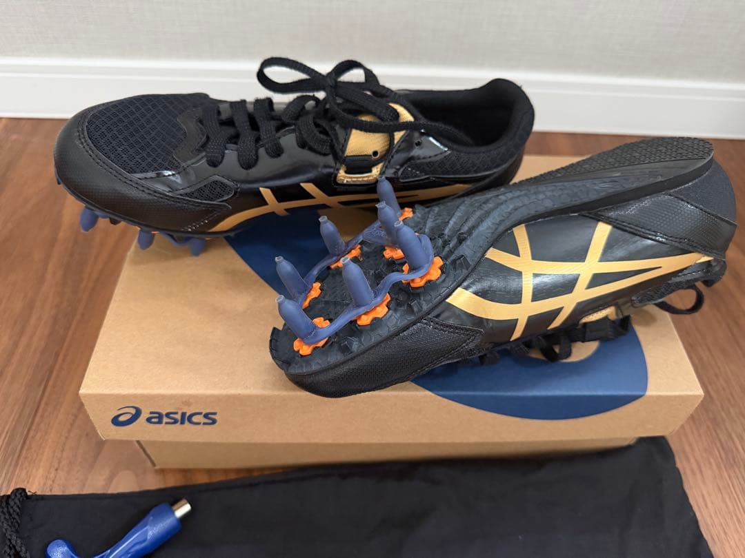 ASICS EFORT スパイクシューズ ブラック/ゴールド