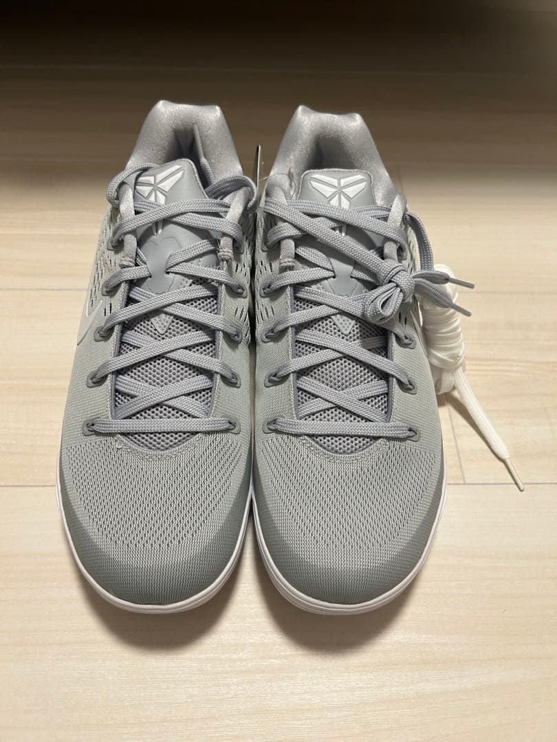 Nike Kobe 9グレー バスケットボールシューズ