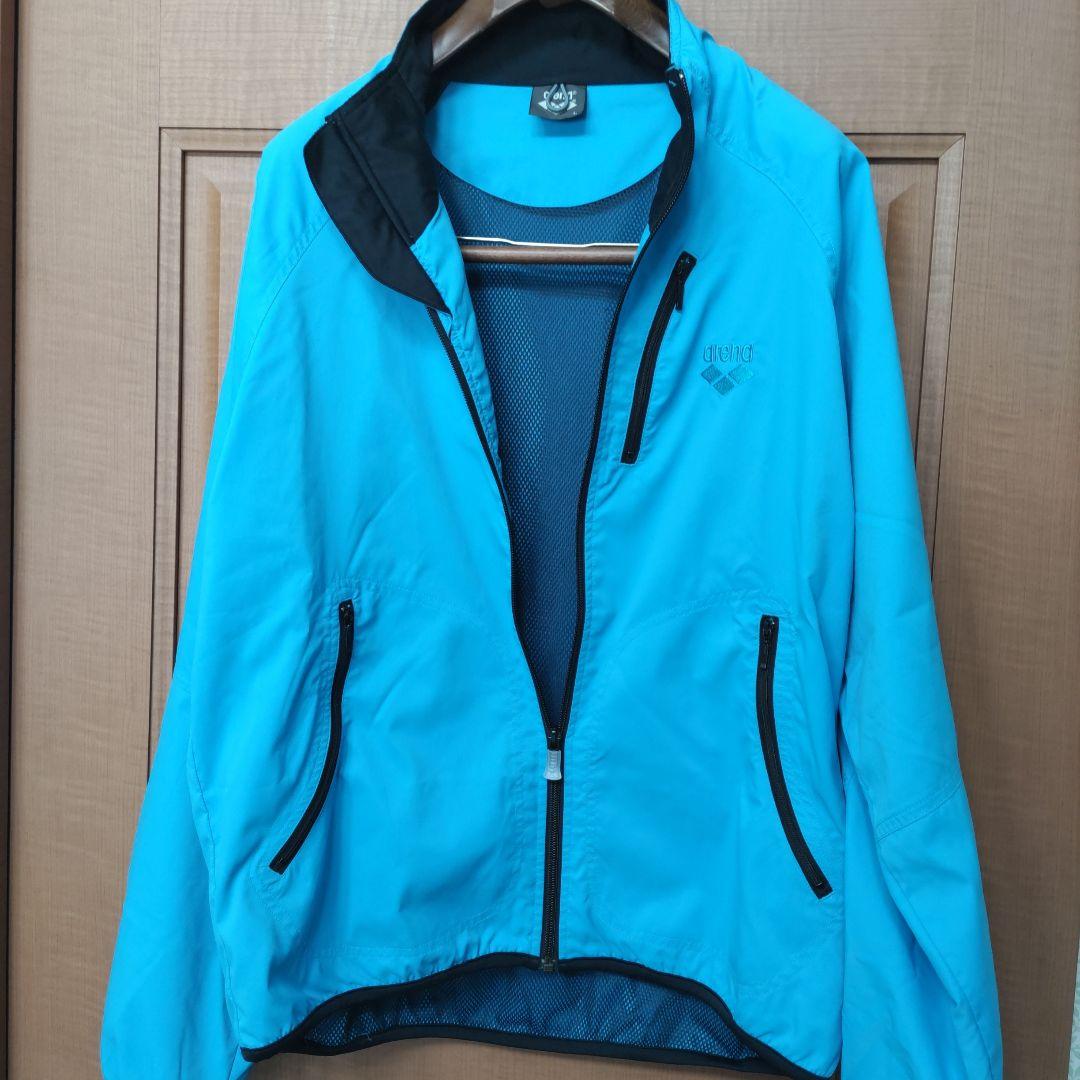 美品！アリーナ　ストレッチ素材の爽やかブルートレーニングウェア上下セット