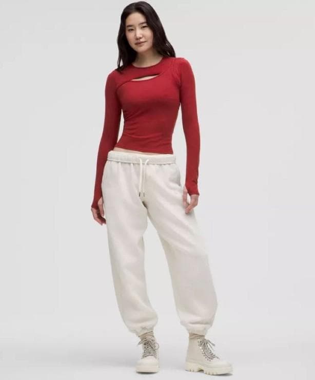 未使用タグ付き新品✨ Lululemon Nulu キーホール長袖シャツ