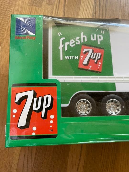 7up VOLVO (1:32)トレーラー