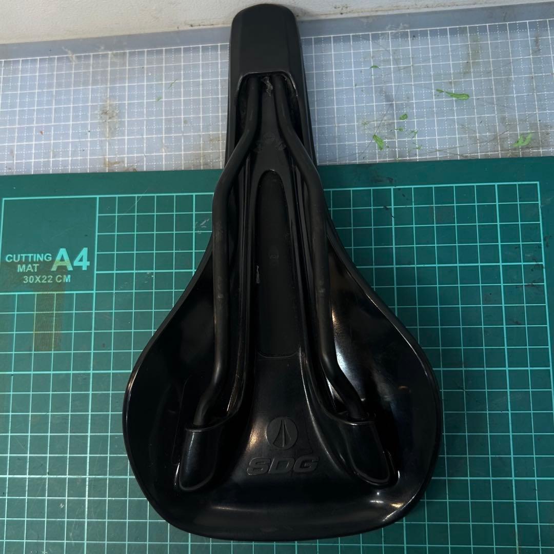 SDG BEL-AIR V3 サドル