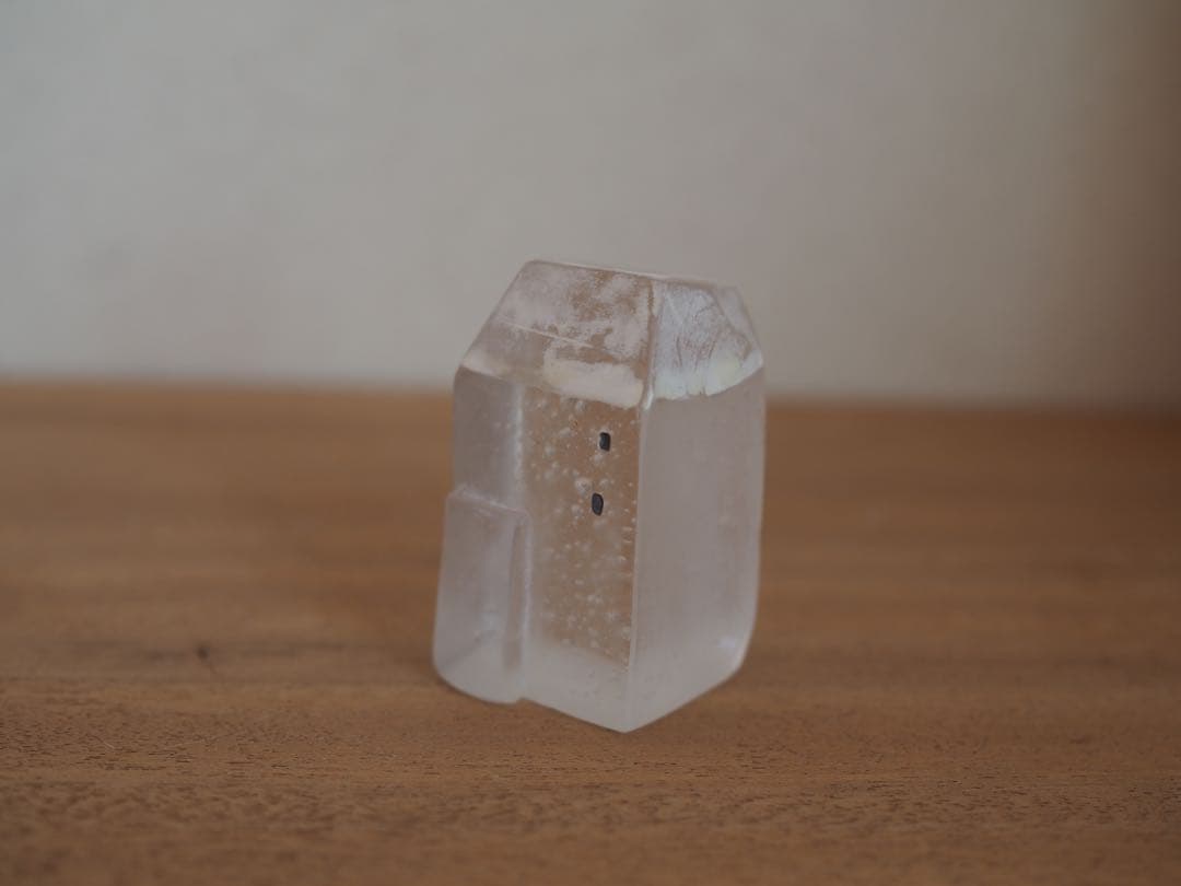 Mellow glassタナカユミさん ガラス製 家型オブジェ①