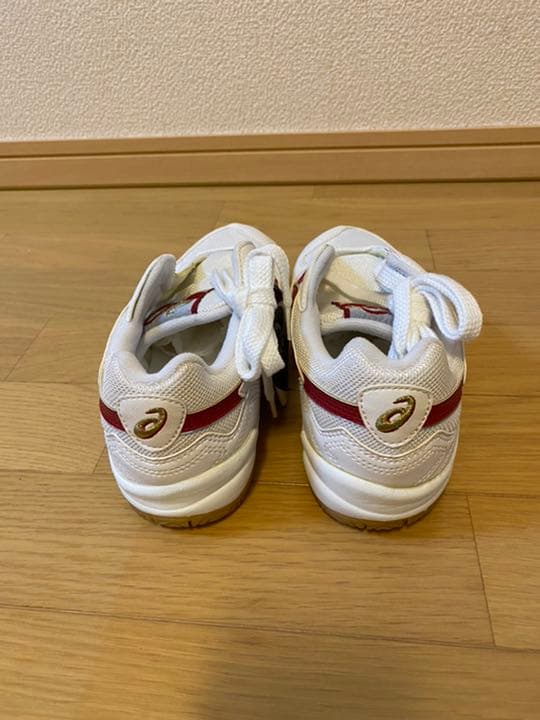 バレーボールシューズ