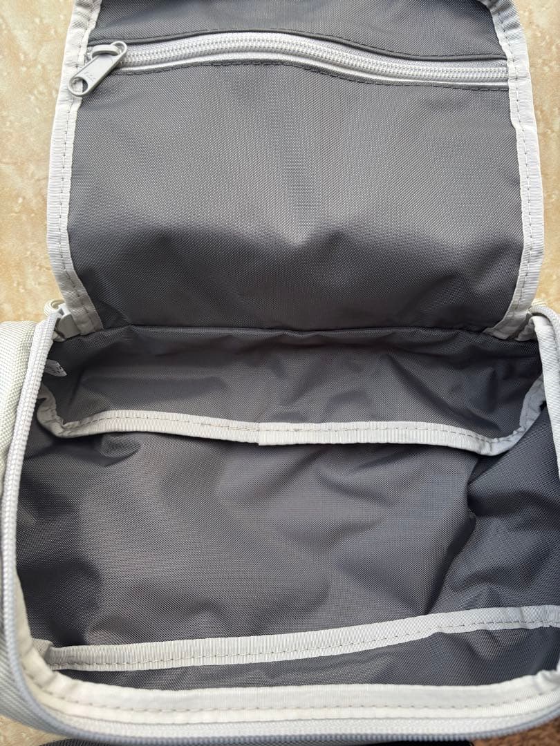 BRIEFING BOX POUCH AIR シルバー