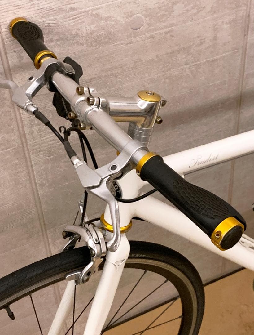 【送料込み】GIANT Tradist S510 ホワイト クロスバイク
