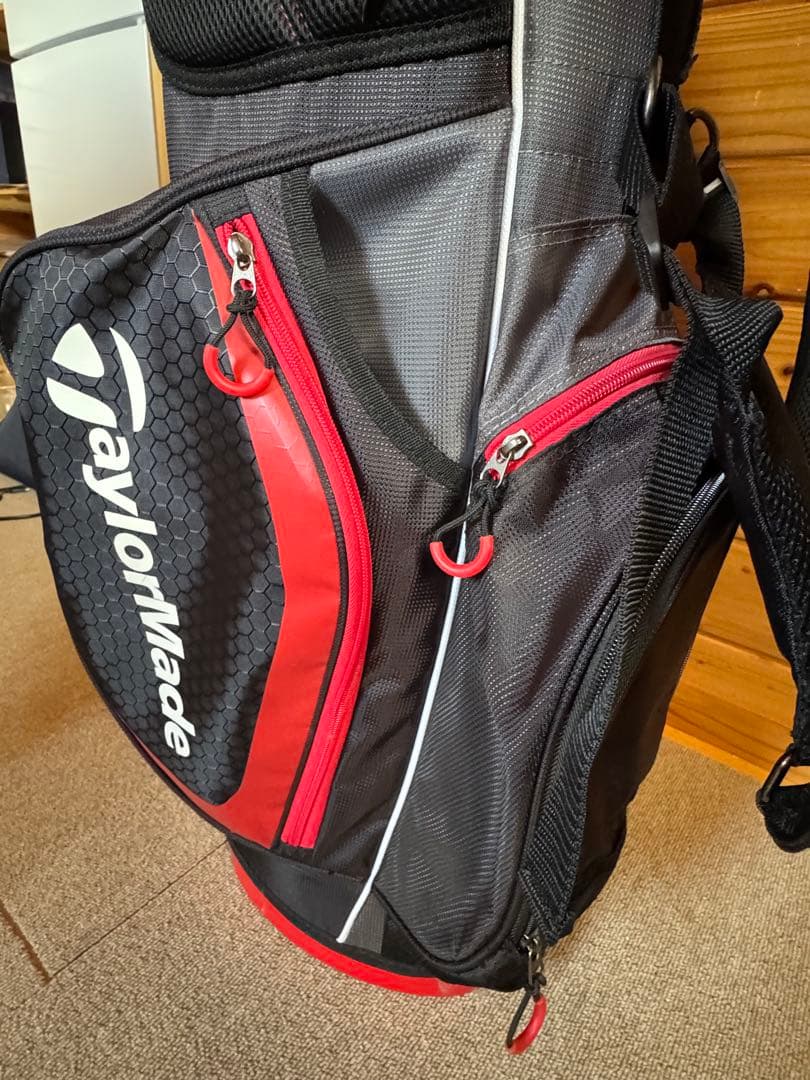 TaylorMade スタンドバッグ 黒/赤