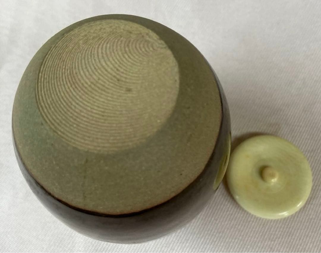 高取鬼丸雪山作　高取焼　肩衡　茶入　共箱　仕服付　茶道具