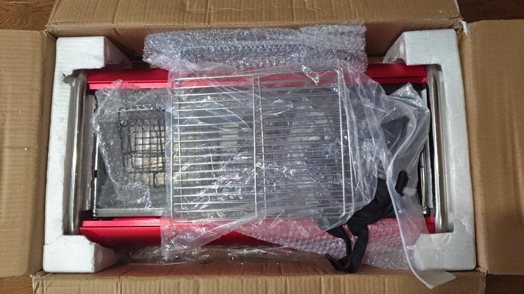 バーベキューコンロ　赤　新品未使用（訳あり)765✖️900