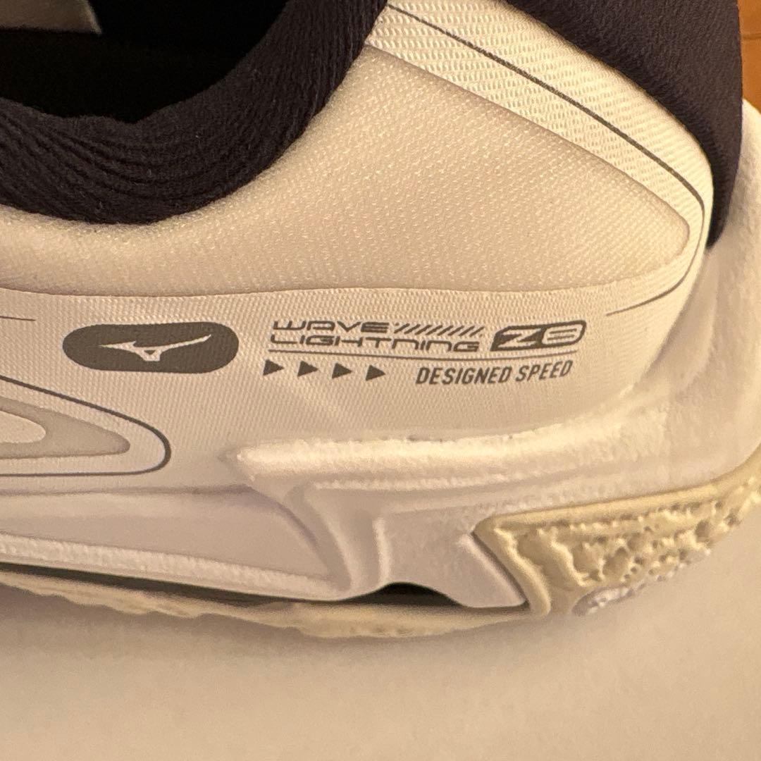 Mizuno ウエーブライトニング Z8 WIDE 24cm