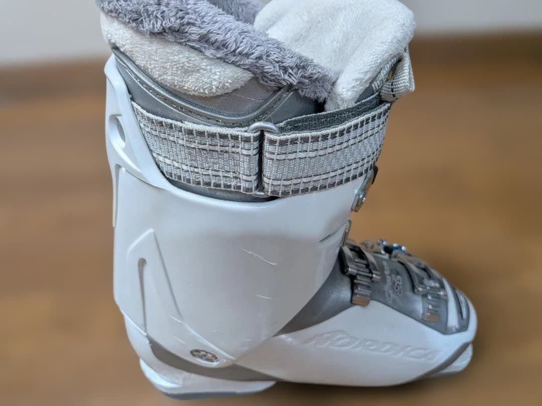 Nordica スキーブーツ(女性用) 24.0-24.5サイズ