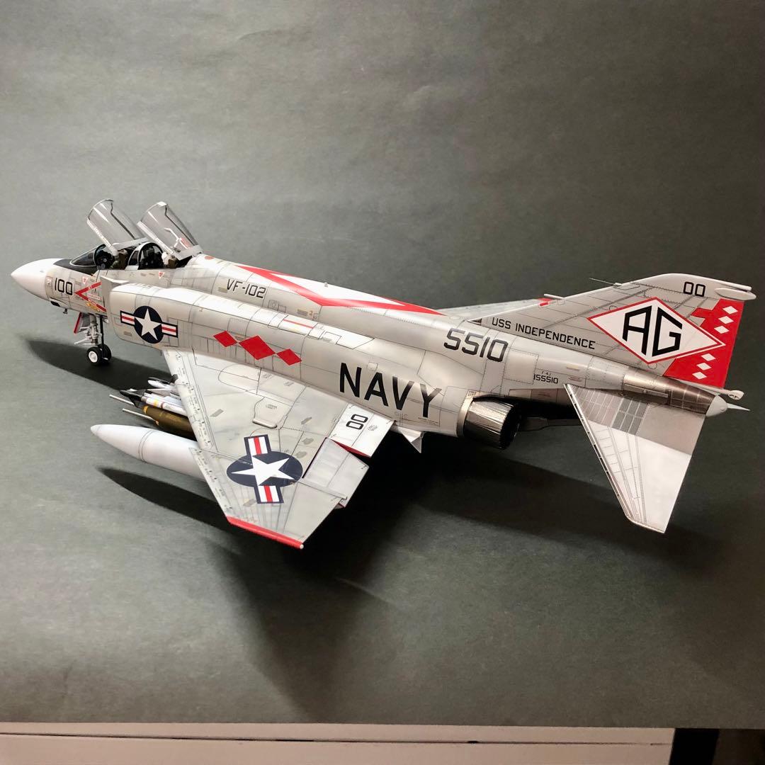 【完成品】アカデミー 1/48 F-4J VF-102