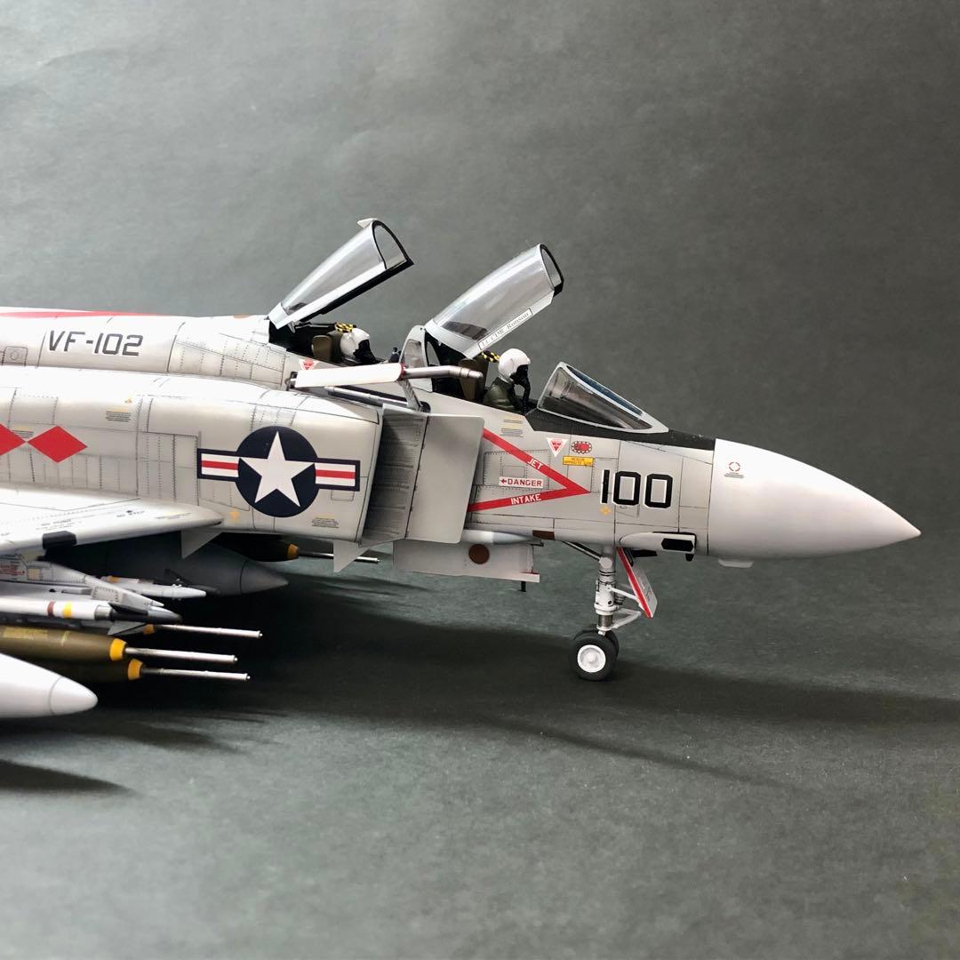 【完成品】アカデミー 1/48 F-4J VF-102