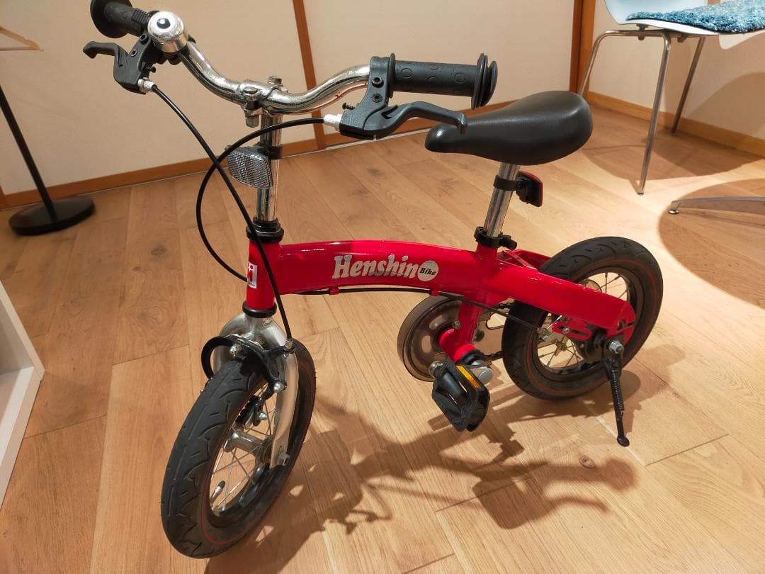 へんしんバイク 12インチ Henshin Bikeレッド スタンド付
