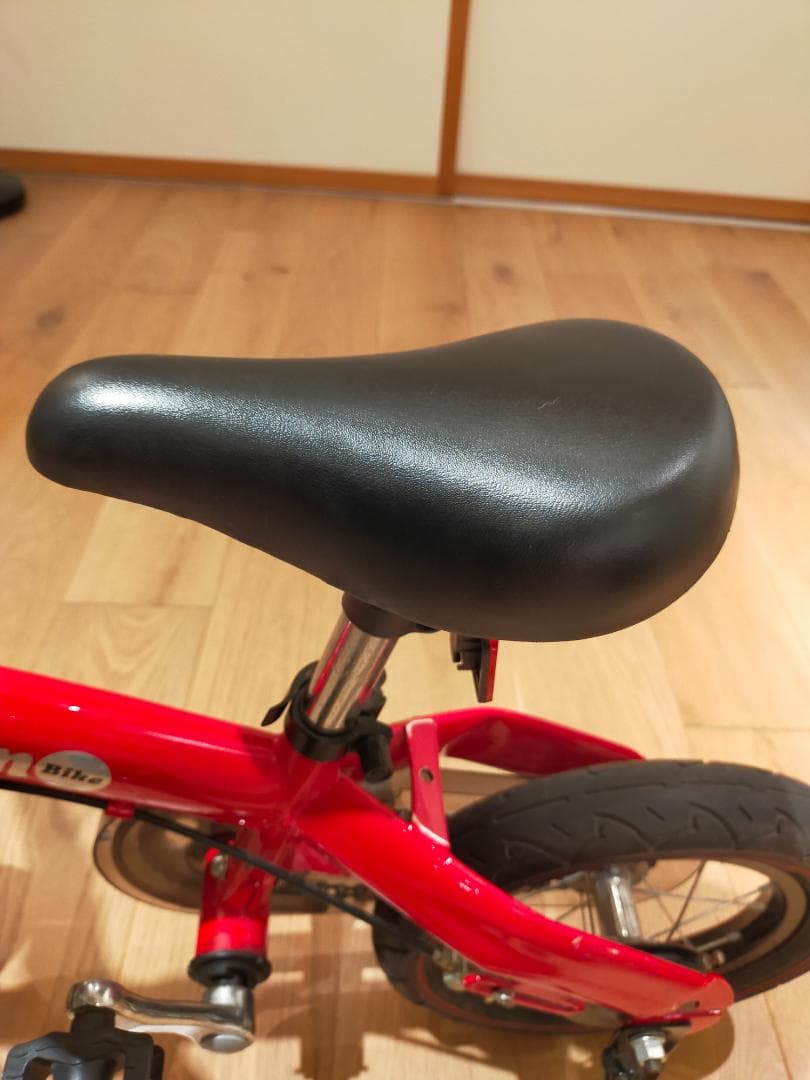 へんしんバイク 12インチ Henshin Bikeレッド スタンド付