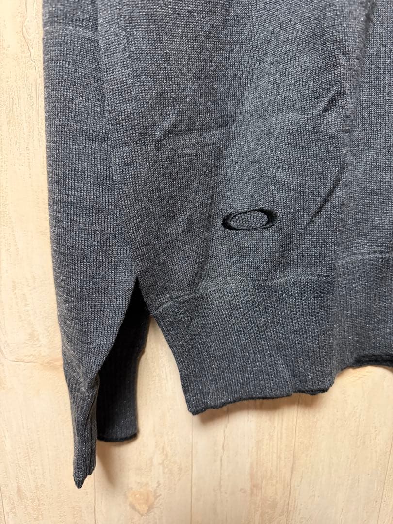 【良品】オークリー スカル ゴルフ Vネック セーター グレー L 異素材編み