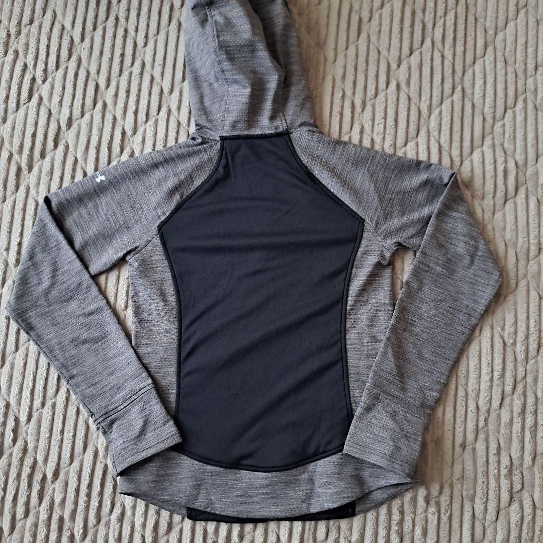UNDER ARMOUR　サイズSM トレーニングウェア
