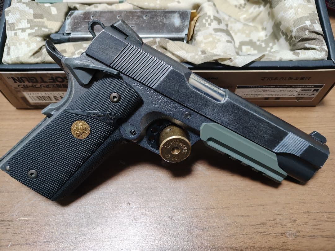 中古東京マルイガスブローバックハンドガン　コルトガバメントMEU塗装カスタム品