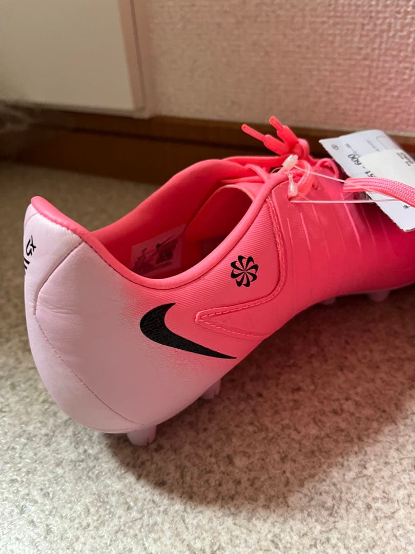 ☆新品☆ 未使用 NIKE サッカースパイク 25センチ ピンク
