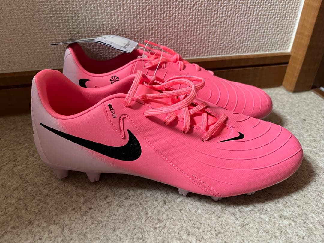 ☆新品☆ 未使用 NIKE サッカースパイク 25センチ ピンク