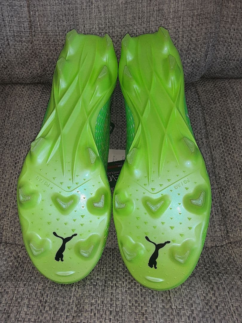 新品完売品 PUMA ultra 1.3 FG/AG 27.5 CM グリーン