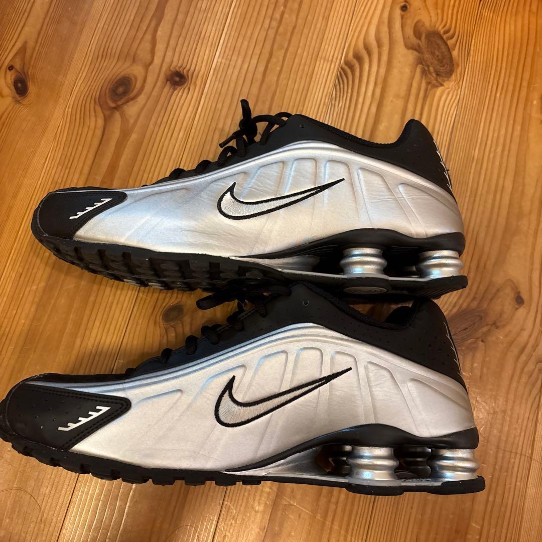 Nike Shox ブラック/シルバー シューズ