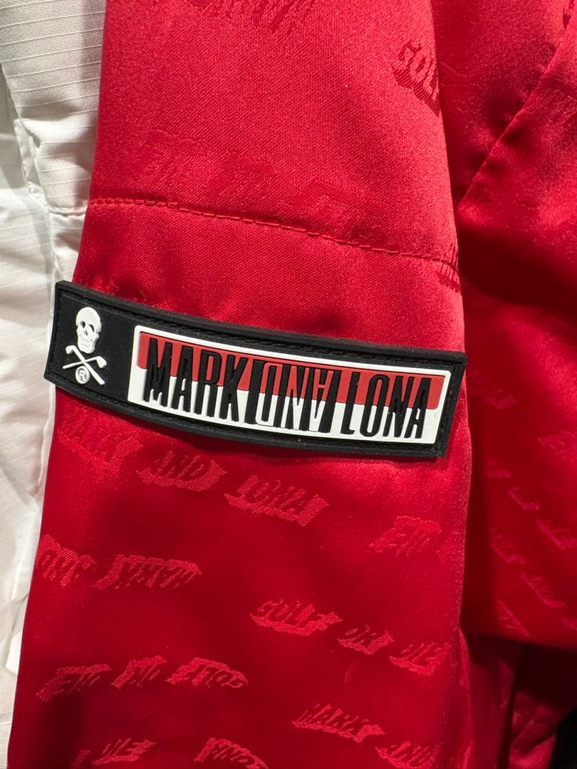 マークアンドロナ　Ｌサイズ MARK & LONA レッド フード付きジャケット