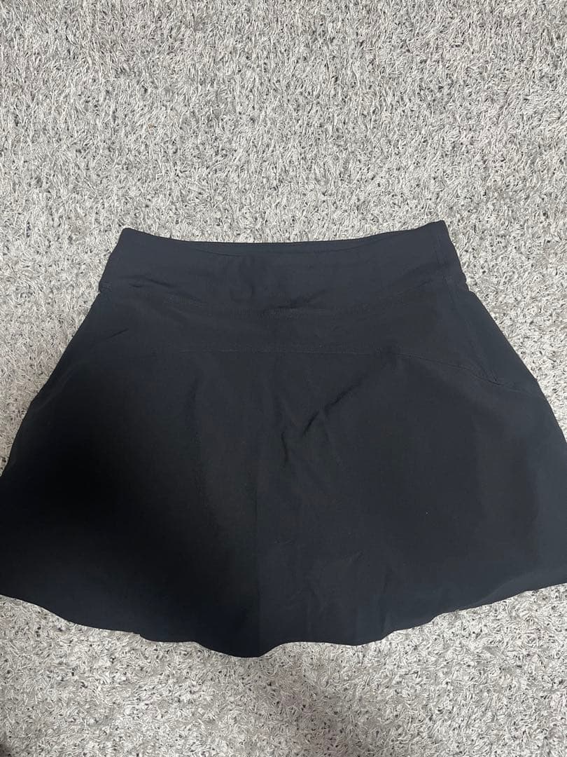 Lululemon ブラック スカート 4